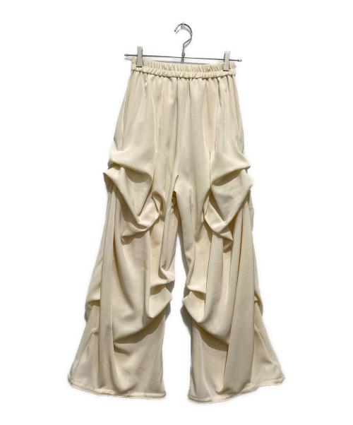 OMMO（オーエムエムオー）OMMO (オーエムエムオー) ドレープタックパンツ ベージュ サイズ:36の古着・服飾アイテム