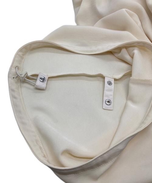 OMMO（オーエムエムオー）OMMO (オーエムエムオー) ドレープタックパンツ ベージュ サイズ:36の古着・服飾アイテム