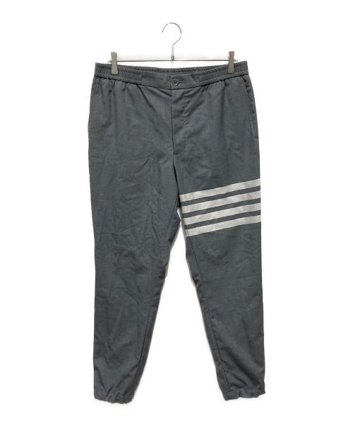 THOM BROWNE. NEW YORK（トムブラウン ニューヨーク）THOM BROWNE. NEW YORK (トムブラウン ニューヨーク) 平織り 4-BAR トラックトラウザー グレー サイズ:2の古着・服飾アイテム