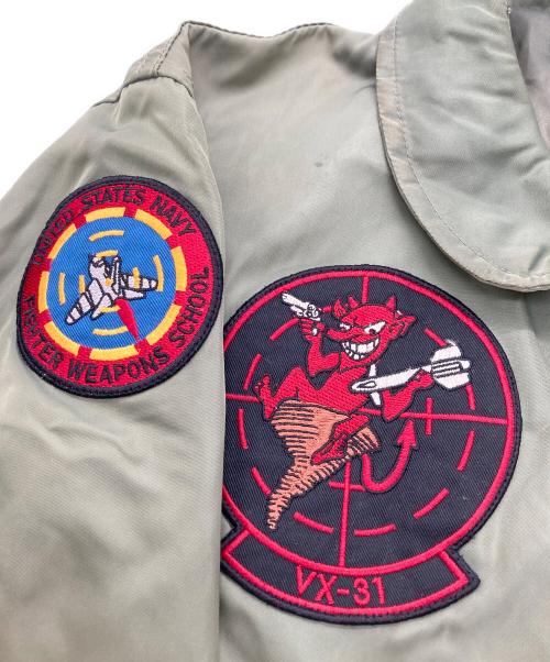 AVIREX（アヴィレックス）AVIREX (アヴィレックス) フライトジャケット カーキ サイズ:Mの古着・服飾アイテム