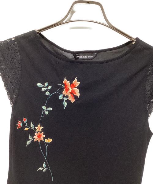 VIVIENNE TAM（ヴィヴィアンタム）VIVIENNE TAM (ヴィヴィアンタム) フラワー刺繍パワーネットノースリワンピース ブラック サイズ:１の古着・服飾アイテム