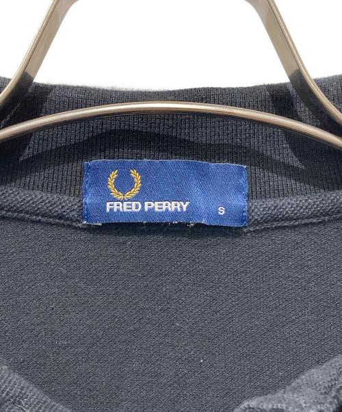 FRED PERRY（フレッドペリー）FRED PERRY (フレッドペリー) ドット刺繍ポロシャツ ブラック サイズ:Sの古着・服飾アイテム