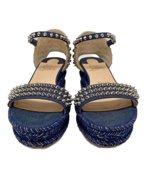 Christian Louboutin（クリスチャン・ルブタン）Christian Louboutin (クリスチャン・ルブタン) デニムスパイクスタッズサンダル ネイビー サイズ:37の古着・服飾アイテム