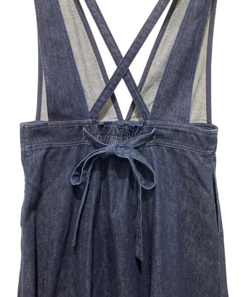 BLUE LABEL CRESTBRIDGE（ブルーレーベルクレストブリッジ）BLUE LABEL CRESTBRIDGE (ブルーレーベルクレストブリッジ) メタルロゴプレートデニムジャンパースカート ネイビー サイズ:38の古着・服飾アイテム