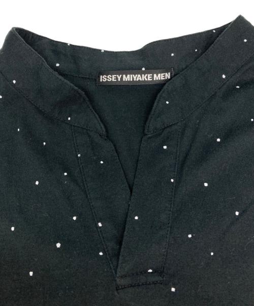 ISSEY MIYAKE MEN（イッセイミヤケメン）ISSEY MIYAKE MEN (イッセイミヤケメン) ドットキーネック半袖カットソー ブラック サイズ:4の古着・服飾アイテム