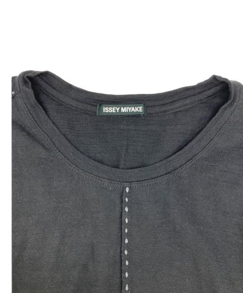 ISSEY MIYAKE（イッセイミヤケ）ISSEY MIYAKE (イッセイミヤケ) 半袖クルーネックカットソー ブラック サイズ:4の古着・服飾アイテム