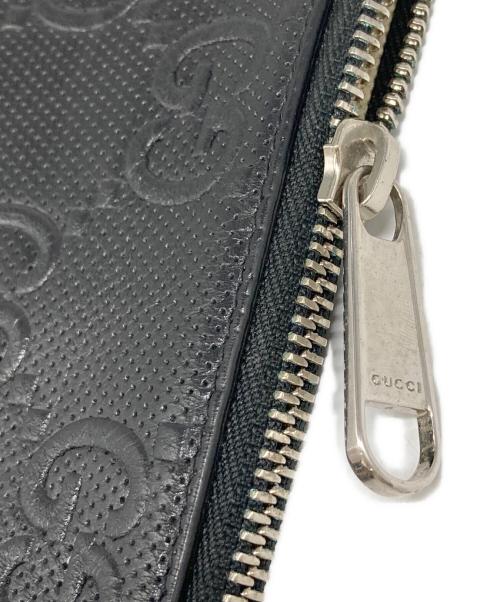 GUCCI（グッチ）GUCCI (グッチ) GGエンボスクラッチバッグ ブラックの古着・服飾アイテム