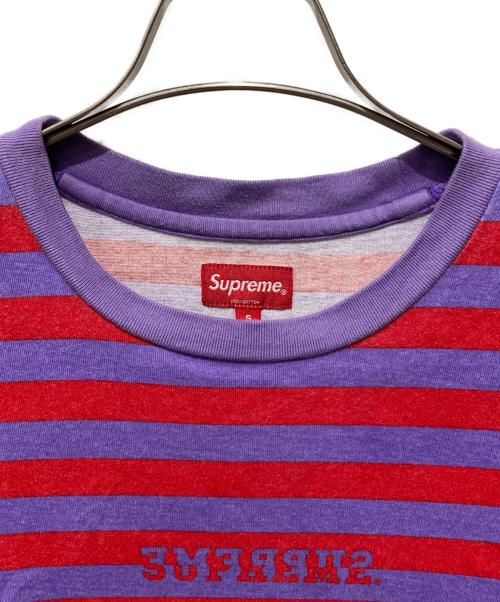 SUPREME（シュプリーム）SUPREME (シュプリーム) 22SSリバースストライプS/STシャツ パープル×レッド サイズ:Sの古着・服飾アイテム