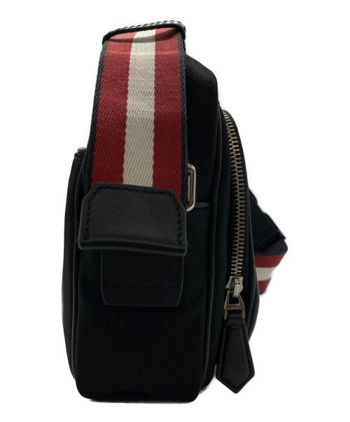 BALLY（バリー）BALLY (バリー) エンボスレザーナイロンクロスボディバッグ ブラックの古着・服飾アイテム