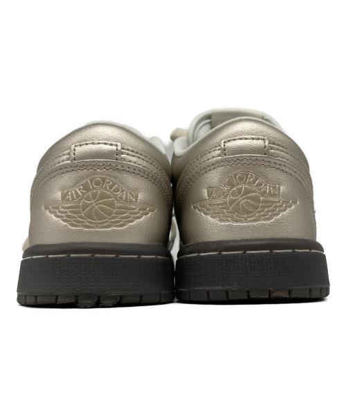 NIKE（ナイキ）NIKE (ナイキ) LOW SE METALLIC ZINC / ローカットスニーカー ゴールド サイズ:24㎝の古着・服飾アイテム