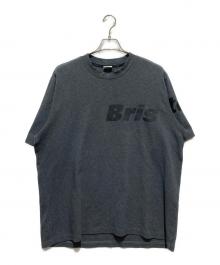 F.C.R.B.（エフシーレアルブリストル）の古着「RELAX FIT TEE / Tシャツ」｜グレー
