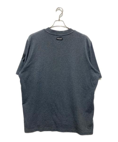 F.C.R.B.（エフシーレアルブリストル）F.C.R.B. (エフシーレアルブリストル) RELAX FIT TEE / Tシャツ グレー サイズ:Mの古着・服飾アイテム