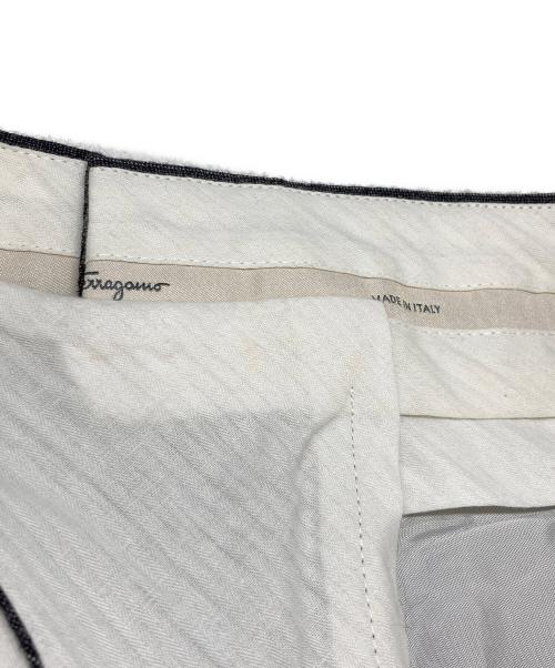 Salvatore Ferragamo（サルヴァトーレ フェラガモ）Salvatore Ferragamo (サルヴァトーレ フェラガモ) スラックス グレー サイズ:48の古着・服飾アイテム