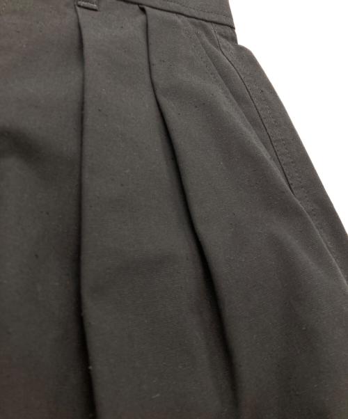 MACPHEE（マカフィー）MACPHEE (マカフィー) シルクネップウェザー タックワイドパンツ チャコールグレー サイズ:32の古着・服飾アイテム