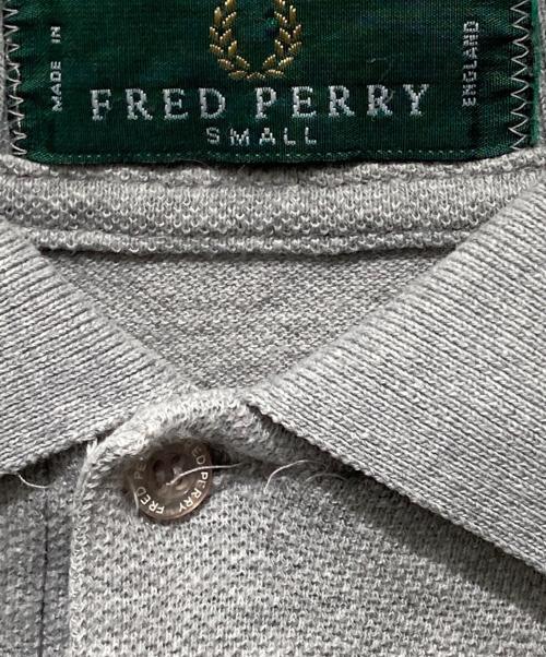 FRED PERRY（フレッドペリー）FRED PERRY (フレッドペリー) MADE IN U.K刺繍ロゴポロシャツ グレー サイズ:Ｓの古着・服飾アイテム