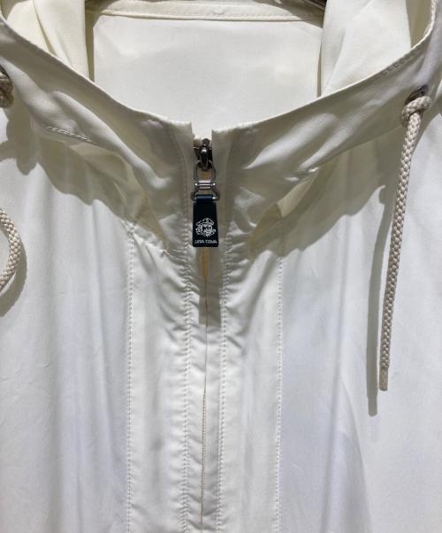 LUPO DI MARE SINA COVA（ルポ ディ マーレ シナコバ）LUPO DI MARE SINA COVA (ルポ ディ マーレ シナコバ) バックプリントナイロンコート アイボリー サイズ:Ｍの古着・服飾アイテム