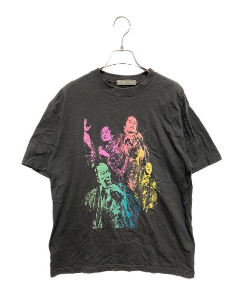 gray parka service（グレーパーカーサービス）gray parka service (グレーパーカーサービス) マツケンサンバプリントTシャツ グレー サイズ:Lの古着・服飾アイテム