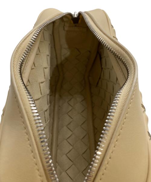 BOTTEGA VENETA（ボッテガベネタ）BOTTEGA VENETA (ボッテガベネタ) イントレチャートショルダーバッグ ベージュの古着・服飾アイテム