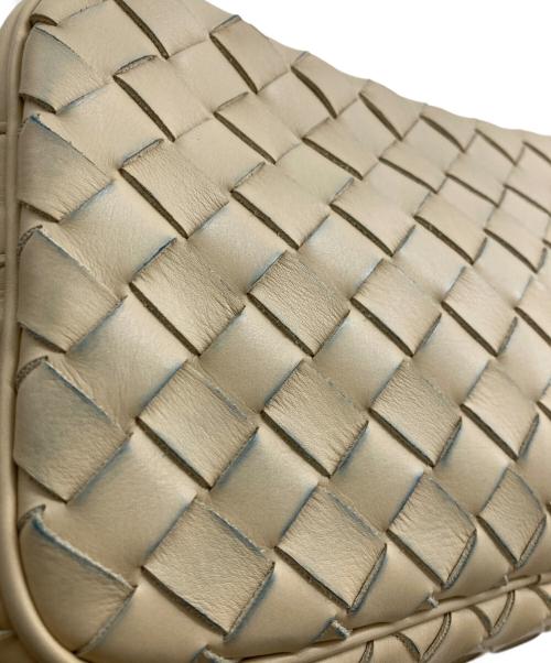 BOTTEGA VENETA（ボッテガベネタ）BOTTEGA VENETA (ボッテガベネタ) イントレチャートショルダーバッグ ベージュの古着・服飾アイテム