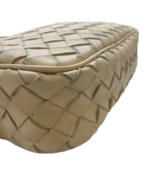 BOTTEGA VENETA（ボッテガベネタ）BOTTEGA VENETA (ボッテガベネタ) イントレチャートショルダーバッグ ベージュの古着・服飾アイテム