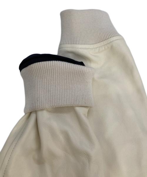 EMMETI（エンメティ）EMMETI (エンメティ) スタジャン ホワイト×ブラック サイズ:48の古着・服飾アイテム