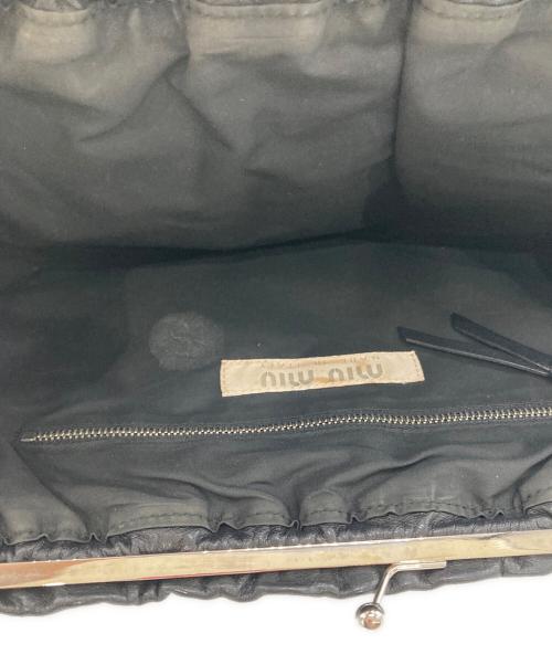 MIU MIU（ミュウミュウ）MIU MIU (ミュウミュウ) がま口レザーショルダーバッグ ブラック サイズ:OneSizeの古着・服飾アイテム