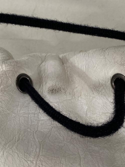 BALENCIAGA（バレンシアガ）BALENCIAGA (バレンシアガ) エクスプローラーショルダーバッグ ベージュの古着・服飾アイテム