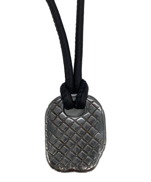 BOTTEGA VENETA（ボッテガベネタ）BOTTEGA VENETA (ボッテガベネタ) イントレチャート プレートネックレス ブラウン×シルバーの古着・服飾アイテム