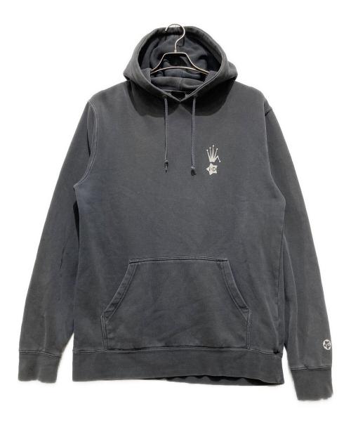 stussy（ステューシー）stussy (ステューシー) i-D (アイディー) 折れクラウンIDプリントパーカー ブラック サイズ:Mの古着・服飾アイテム