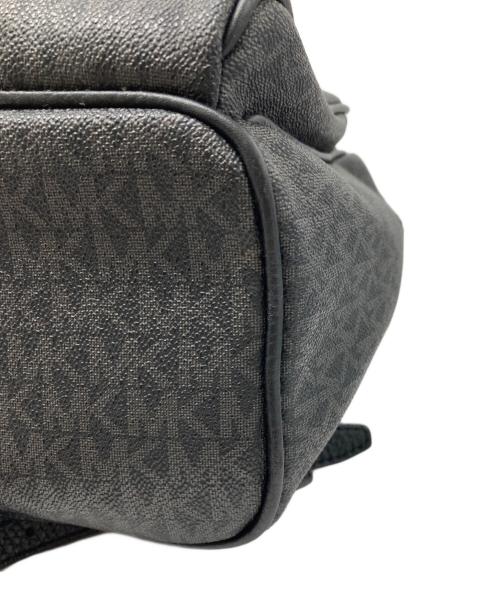 MICHAEL KORS（マイケルコース）MICHAEL KORS (マイケルコース) アビーシグネチャーラージ リュック グレーの古着・服飾アイテム