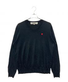 PLAY COMME des GARCONS（プレイコムデギャルソン）の古着「ハート刺繍Vネックニット」｜ブラック