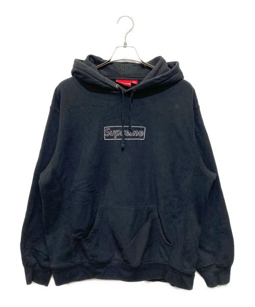 SUPREME（シュプリーム）Supreme (シュプリーム) KAWS (カウズ) 21ss カウズ チョーク ロゴ フーディー スウェットシャツ 