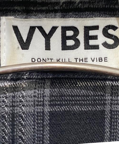 VYBES（ヴァイブス）VYBES (ヴァイブス) パワーショルダーストーンチェックシャツ グレー サイズ:不明の古着・服飾アイテム