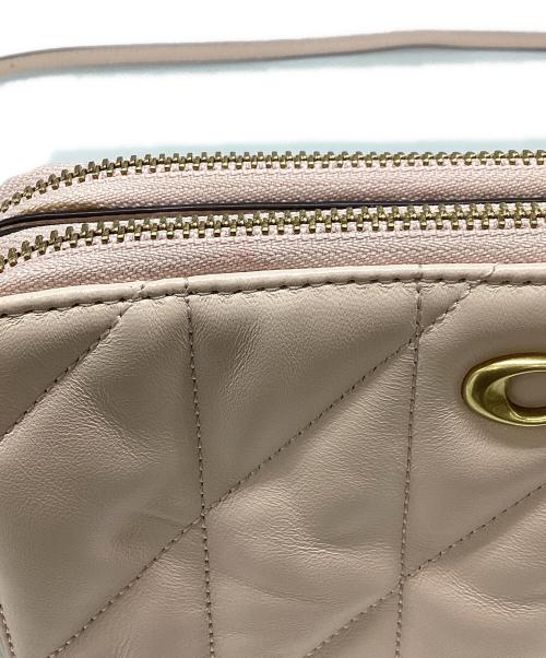 COACH（コーチ）COACH (コーチ) クロスボディピロー キルティング バフ ピンクの古着・服飾アイテム