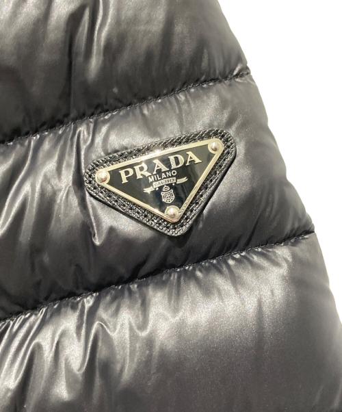 PRADA（プラダ）PRADA (プラダ) トライアングルプレート ダウンジャケット ブラック×ネイビー サイズ:40の古着・服飾アイテム