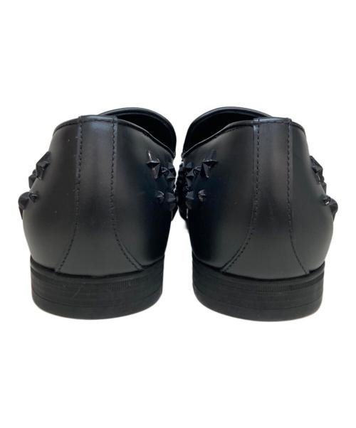 JIMMY CHOO（ジミーチュウ）JIMMY CHOO (ジミーチュウ) スタースタッズスリッポン ブラック サイズ:43の古着・服飾アイテム