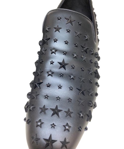 JIMMY CHOO（ジミーチュウ）JIMMY CHOO (ジミーチュウ) スタースタッズスリッポン ブラック サイズ:43の古着・服飾アイテム