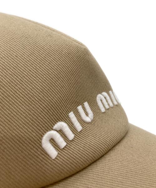 MIU MIU（ミュウミュウ）MIU MIU (ミュウミュウ) ドリル ベースボールキャップ ブラウン サイズ:Mの古着・服飾アイテム