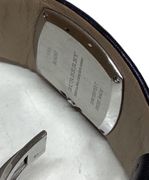 BURBERRY（バーバリー）BURBERRY (バーバリー) ピアノレザーウォッチ/)	Cuff Watch Black Leather RUNNING ブラックの古着・服飾アイテム