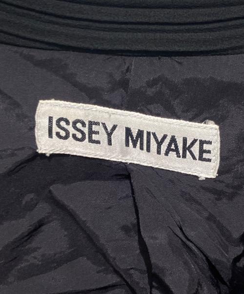 ISSEY MIYAKE（イッセイミヤケ）ISSEY MIYAKE (イッセイミヤケ) プリーツシャツジャケット ブラック サイズ:Mの古着・服飾アイテム