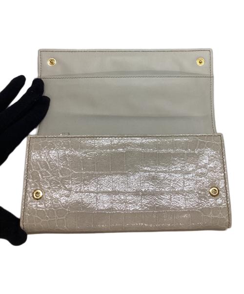 MIU MIU（ミュウミュウ）MIU MIU (ミュウミュウ) クロコ型押しレザー長財布 アイボリーの古着・服飾アイテム
