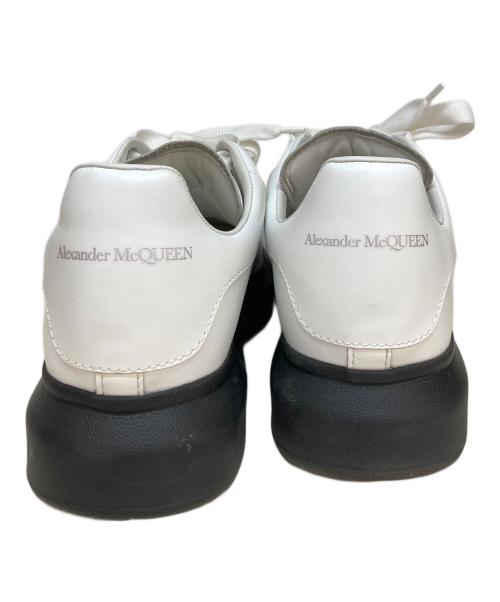 ALEXANDER McQUEEN（アレキサンダーマックイーン）ALEXANDER McQUEEN (アレキサンダーマックイーン) OVERSIZEC SNEAKER ホワイト サイズ:41の古着・服飾アイテム