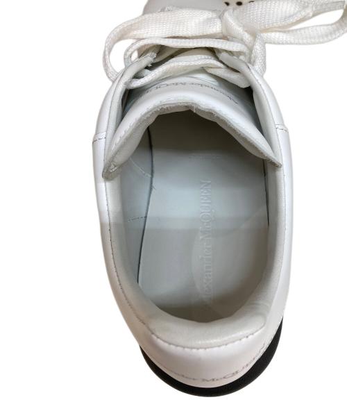 ALEXANDER McQUEEN（アレキサンダーマックイーン）ALEXANDER McQUEEN (アレキサンダーマックイーン) OVERSIZEC SNEAKER ホワイト サイズ:41の古着・服飾アイテム