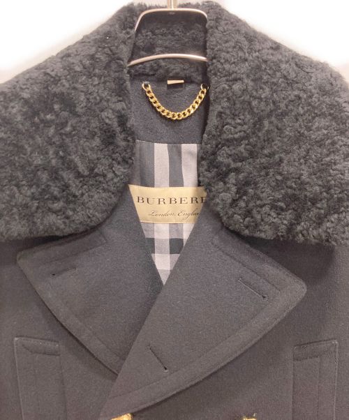 BURBERRY（バーバリー）BURBERRY (バーバリー) ファー付金釦Pコート／Military Pea Coat With Detachable Shearling Collar ブラック サイズ:46の古着・服飾アイテム