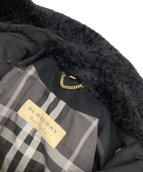 BURBERRY（バーバリー）BURBERRY (バーバリー) ファー付金釦Pコート／Military Pea Coat With Detachable Shearling Collar ブラック サイズ:46の古着・服飾アイテム