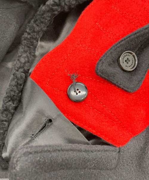 BURBERRY（バーバリー）BURBERRY (バーバリー) ファー付金釦Pコート／Military Pea Coat With Detachable Shearling Collar ブラック サイズ:46の古着・服飾アイテム