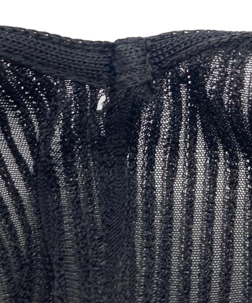 ISSEY MIYAKE（イッセイミヤケ）ISSEY MIYAKE (イッセイミヤケ) プリーツ半袖ブラウス ブラック サイズ:3の古着・服飾アイテム