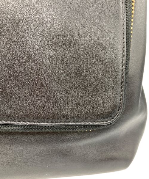 ANYA HINDMARCH（アニヤ・ハインドマーチ）ANYA HINDMARCH (アニヤハインドマーチ) メッセンジャーバッグ ブラックの古着・服飾アイテム