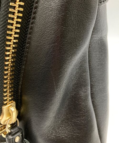 ANYA HINDMARCH（アニヤ・ハインドマーチ）ANYA HINDMARCH (アニヤハインドマーチ) メッセンジャーバッグ ブラックの古着・服飾アイテム