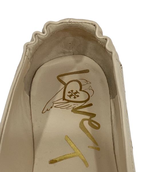 TORY BURCH（トリーバーチ）TORY BURCH (トリーバーチ) ハートパンチングバレエシューズ ベージュ サイズ:7 1/2の古着・服飾アイテム